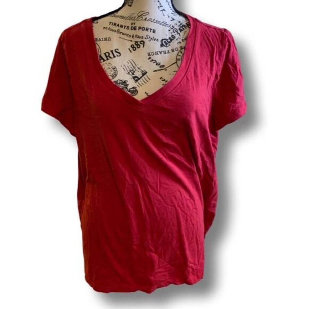 EUC Torrid Short Sleeve V neck T-shirt, red, size 4